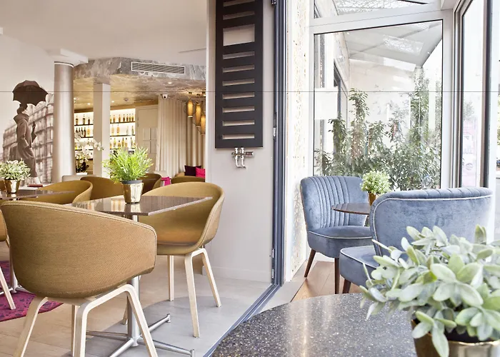 Hôtel Eiffel Segur